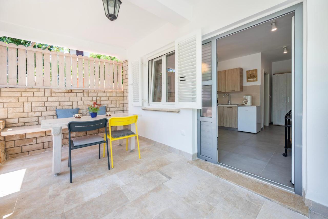Apartments Pimpinella Premantura Exterior photo